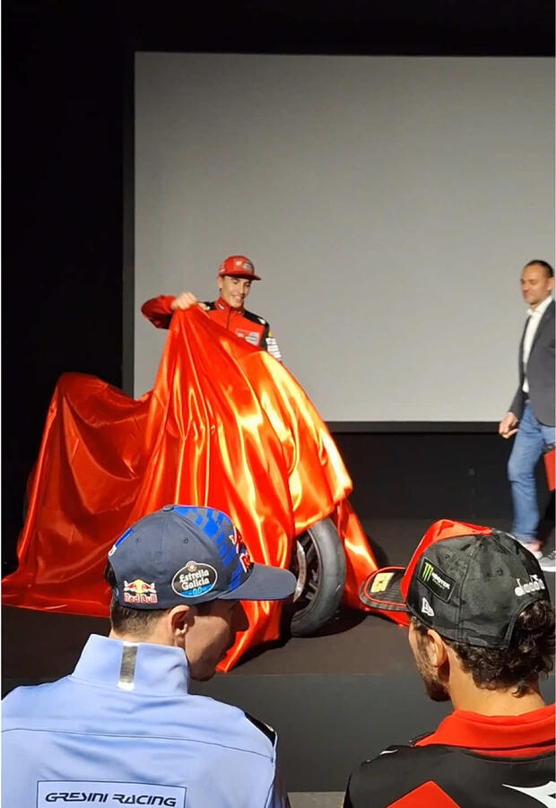 Ducati Panigale V4 Márquez 2025 World Champion Replica . . .