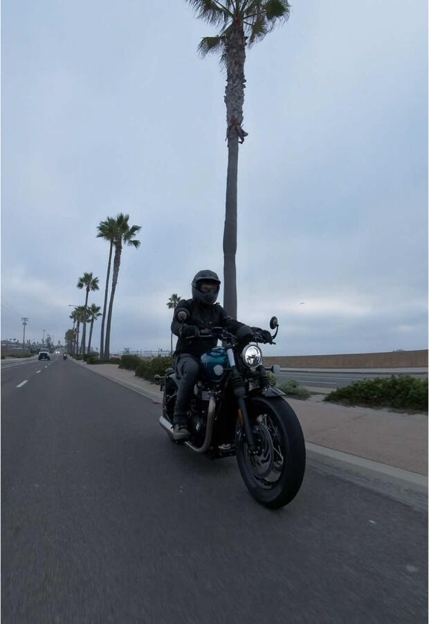 Triumph Bobber 2026 sulle strade della California! . . .