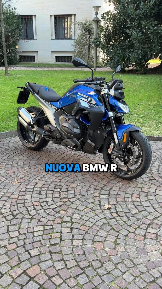 BMW R 1300 R in versione “base”! . . .