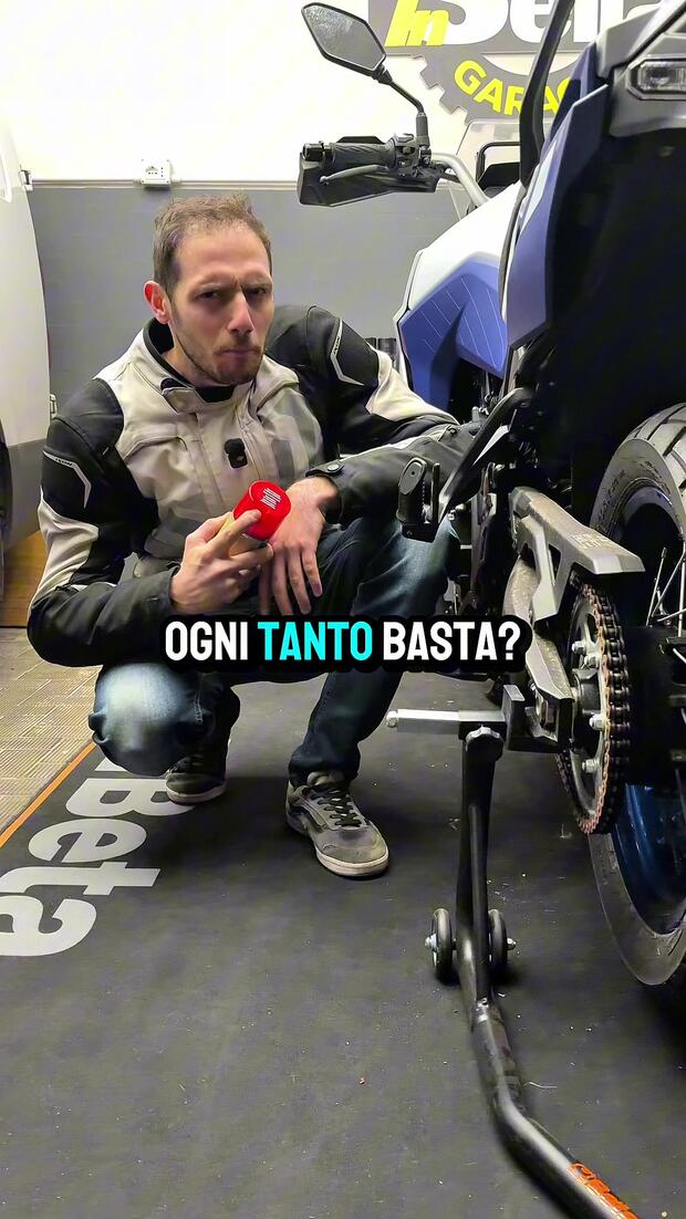 Lubrificare la catena per averla sempre in ordine! . . .