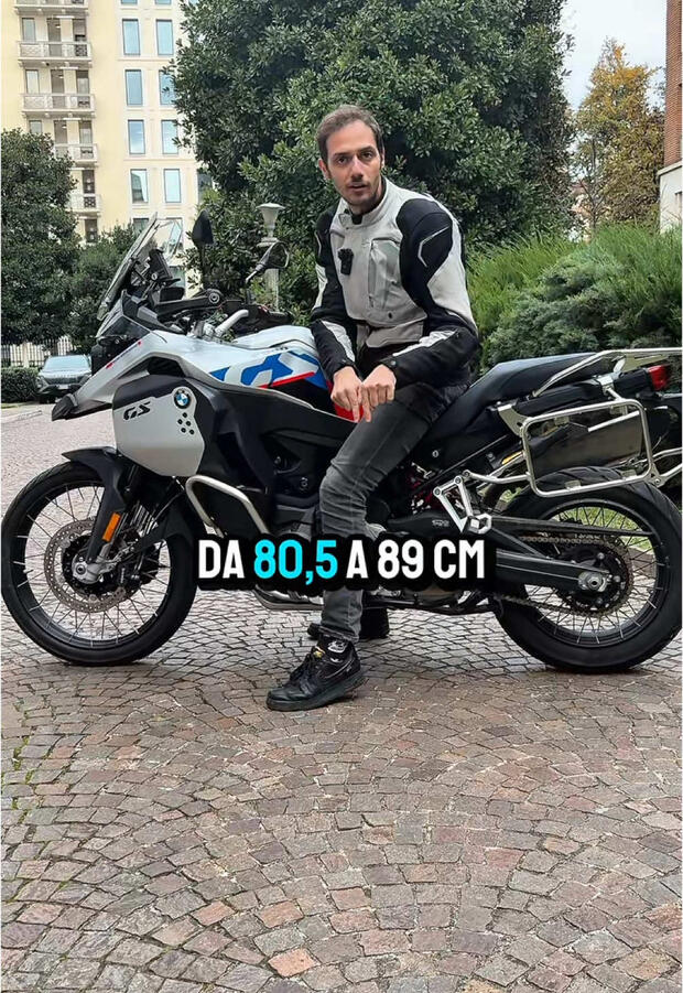 BMW F 900 GS Adventure . . .