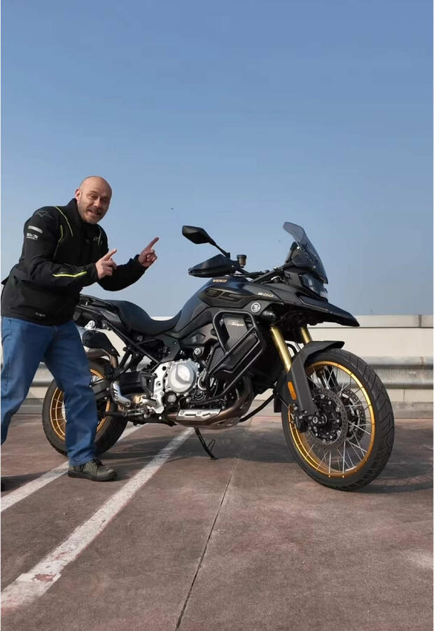 Voge Valico 900DSX! . . .