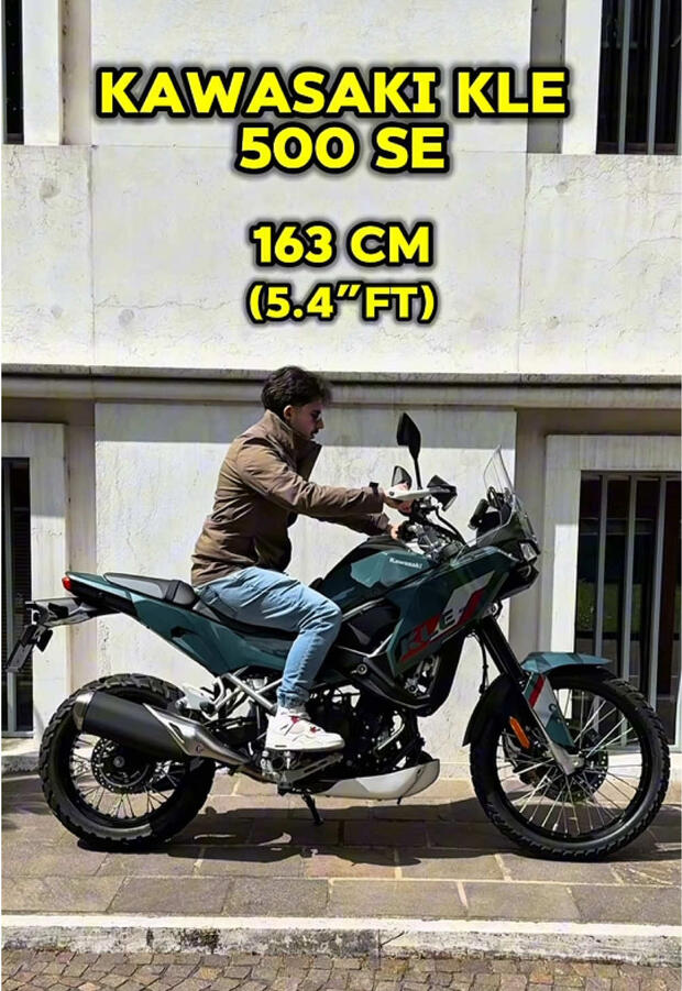 Kawasaki KLE 500 SE: come “calza” su motociclisti di diverse altezze . . .
