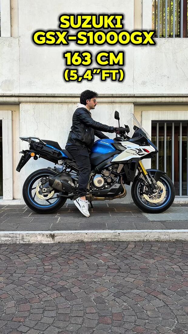 Suzuki GSX-S1000GX: come “calza” su motociclisti di diverse altezze . . .