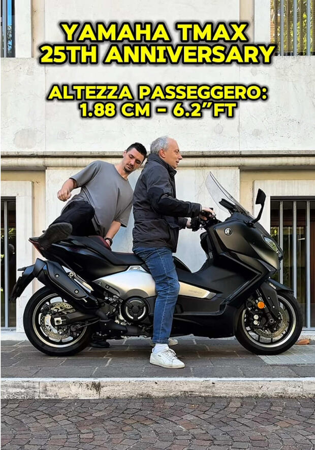 Yamaha TMax: quant’è ospitale per passeggeri di altezze diverse . . .