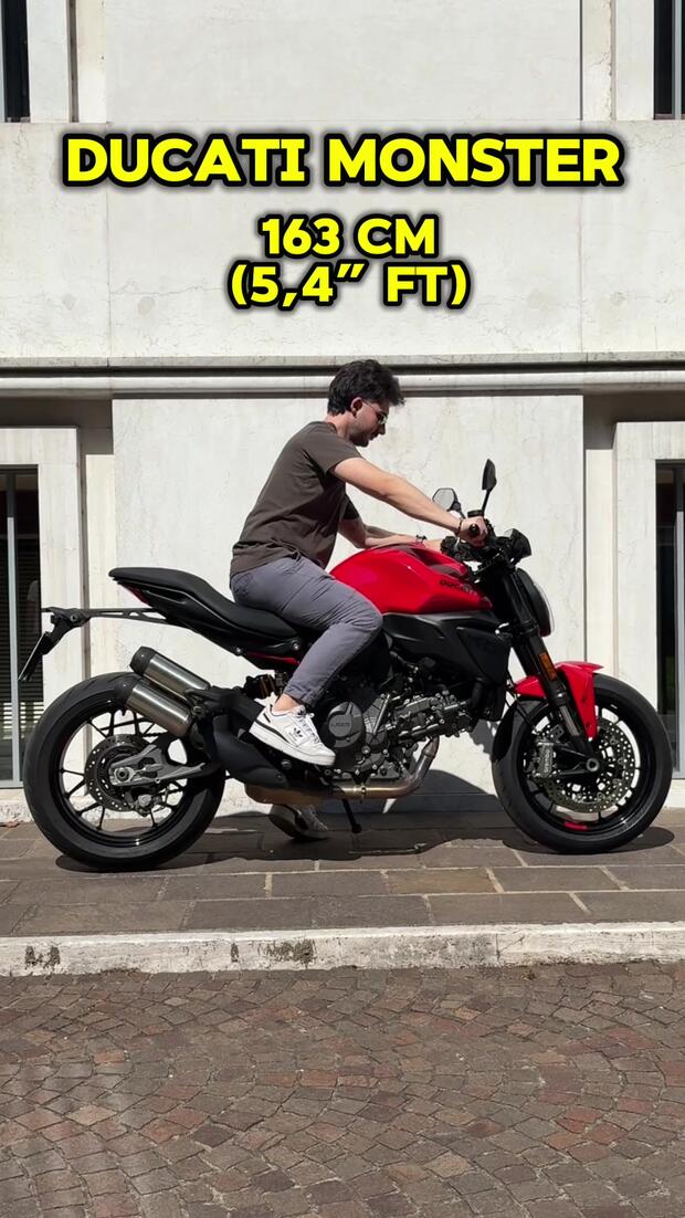 Ducati Monster V2: come “calza” su piloti di altezze diverse . . .