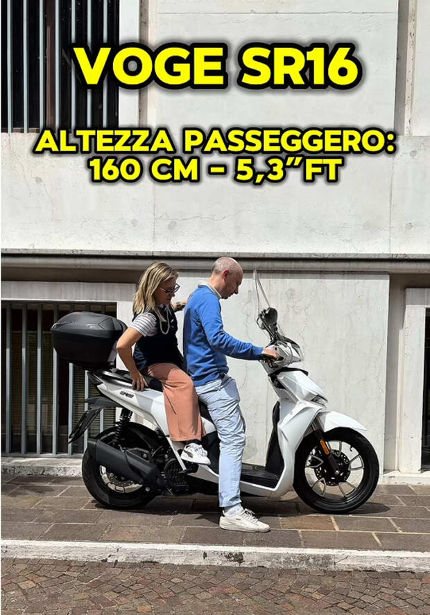 Voge SR16: quant’è ospitale per passeggeri di taglie diverse . . .