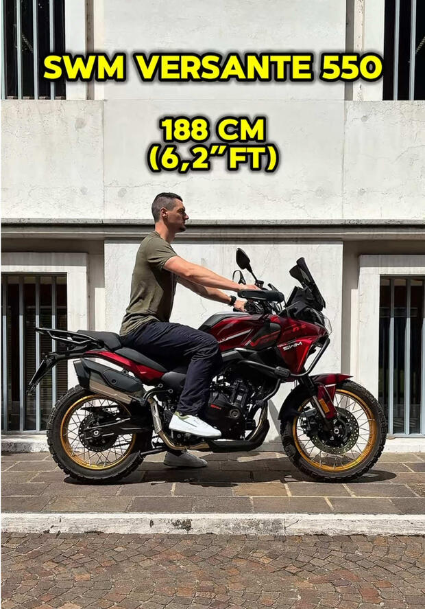 SWM Versante 550: come “calza” su motociclisti di diverse altezze . . .