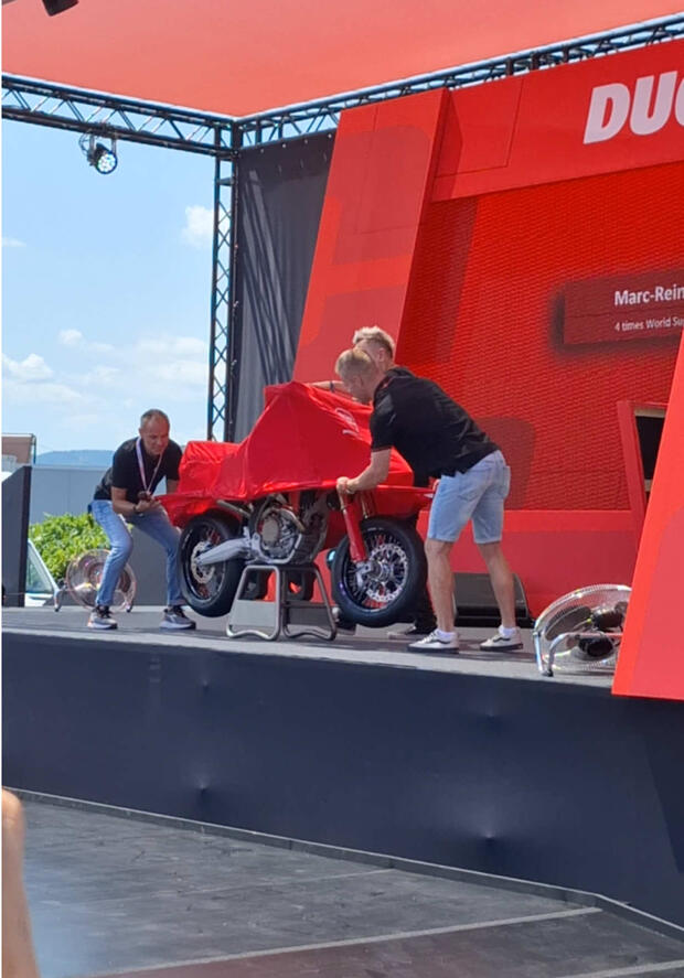 Ducati Desmo 450SM: l’unveiling! . . .