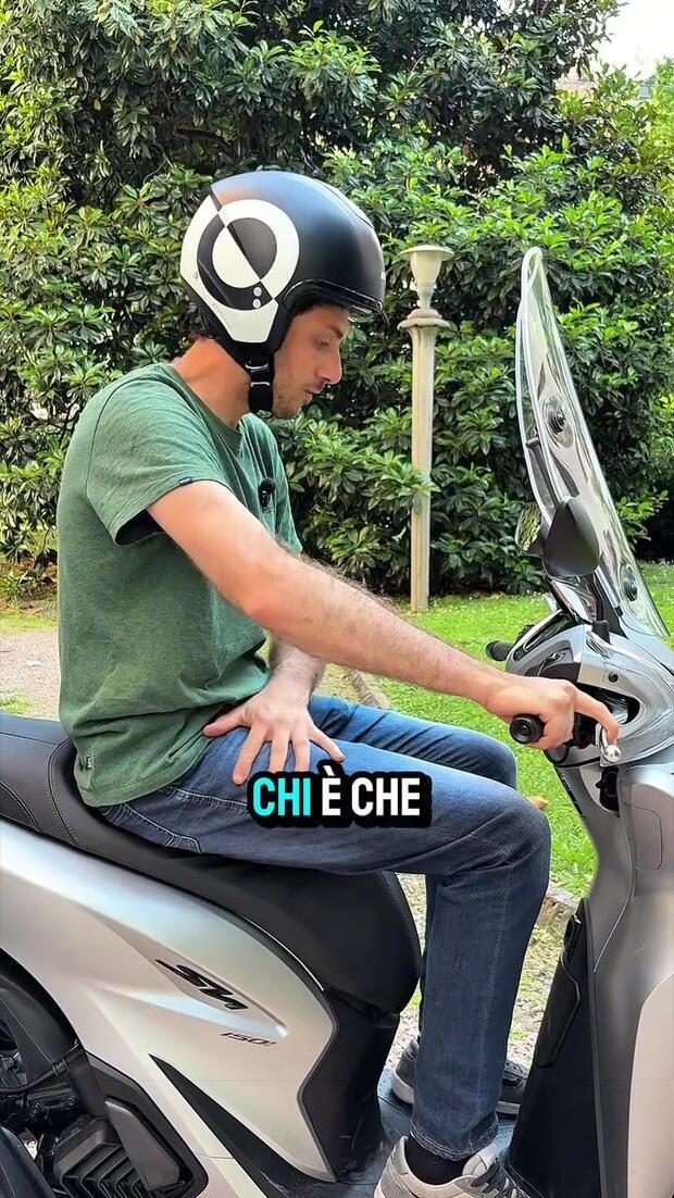 Lo schermo TFT connesso: una comodità, certo, ma… . . .