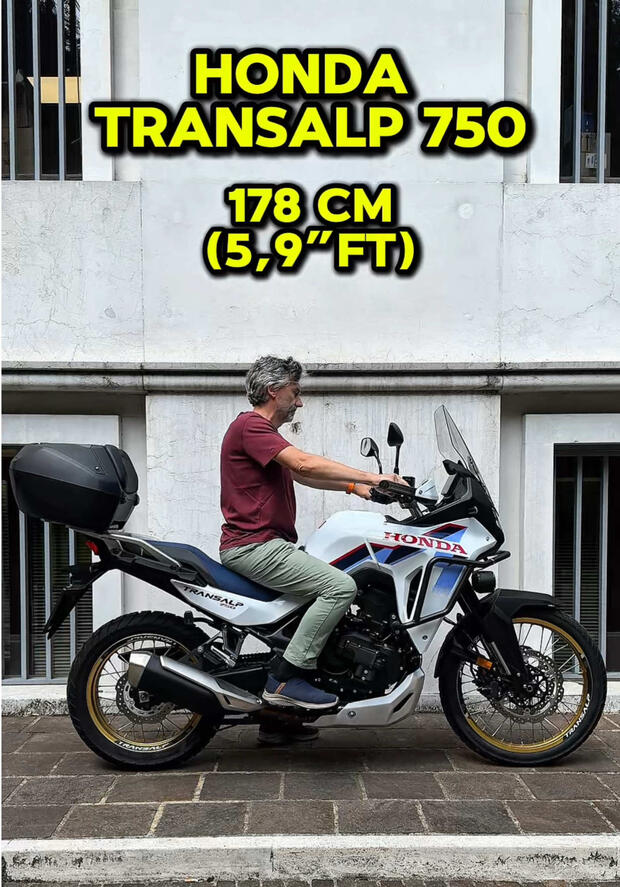 Honda Transalp 750: come “calza” su motociclisti di altezze diverse . . .