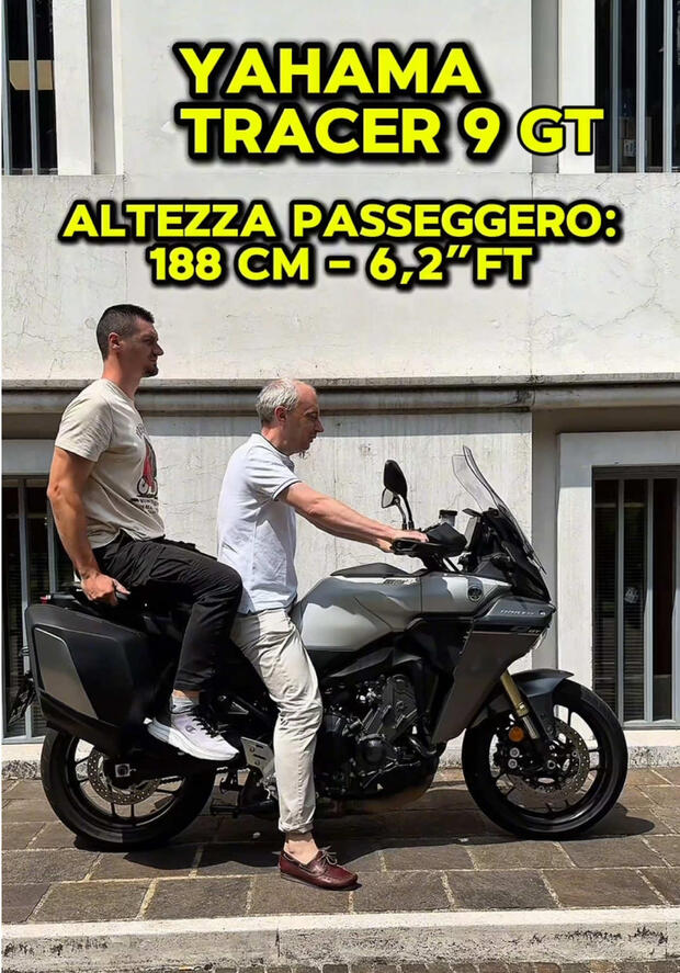 Yamaha Tracer 9 GT: quanto è ospitale per passeggeri di taglie diverse? . . .