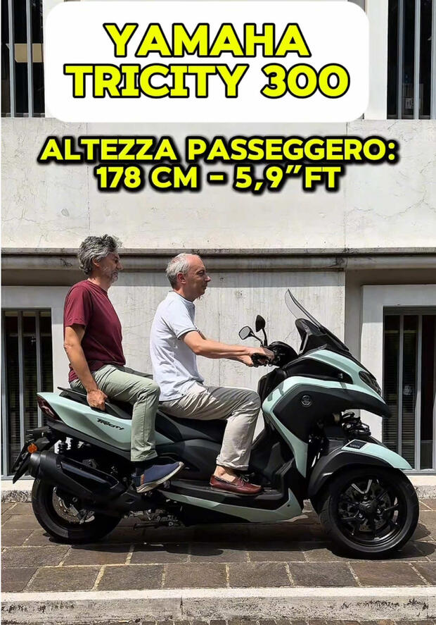 Yamaha Tricity 300: quanto è accogliente per passeggeri di taglie diverse? . . .