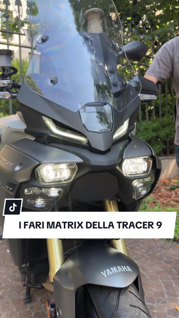I fari “Matrix” della Yamaha Tracer 9 GT: cosa sono e come funzionano . . .
