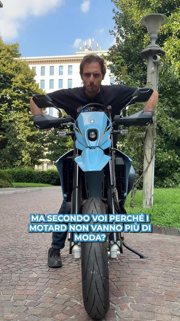 Suzuki DRZ 4SM, la supermotard da usare tutti i giorni! . . .
