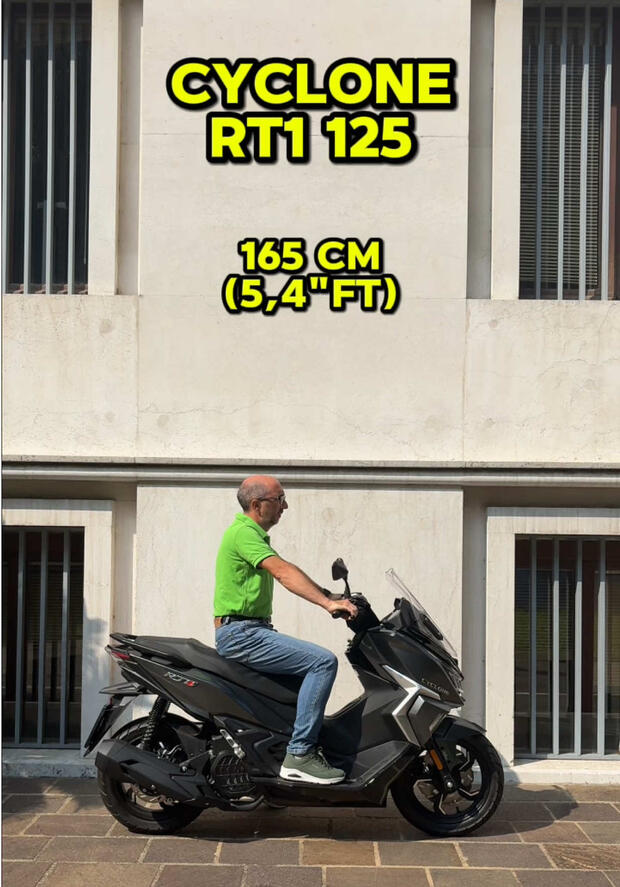 Cyclone RT1 125: come “calza” su scooteristi di altezze diverse? . . .