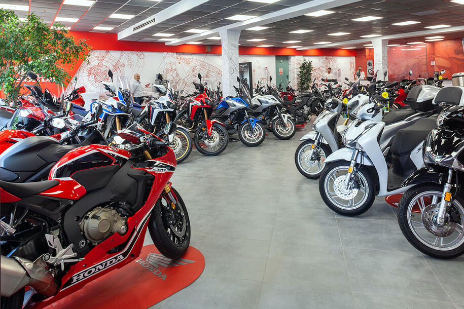 Luglio a tutto scooter: rallentano le vendite, ma non per loro