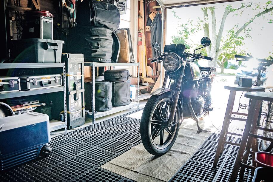 Obbligo di assicurazione nel box, moto d'epoca con polizza speciale
