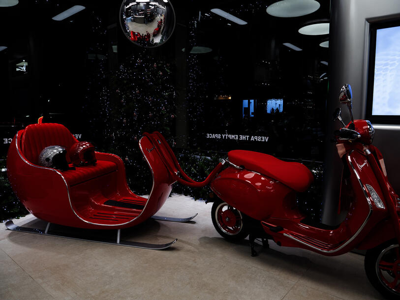 Fatevi un selfie sulla Vespa di Babbo Natale!