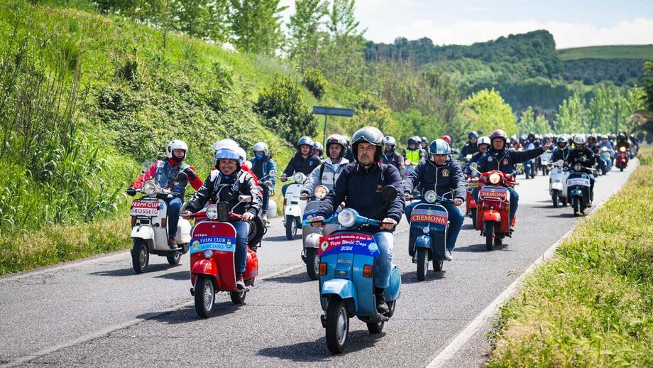Anche la Vespa va in pista al Goodwood Revival