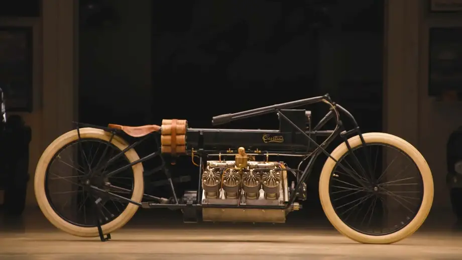  Com'era guidare una Curtiss V8 nel 1900? Ci prova Jay Leno!