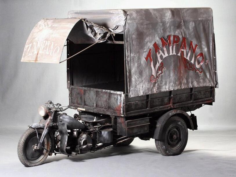 Federico Fellini e le moto dei suoi film, simbolo di un'epoca 