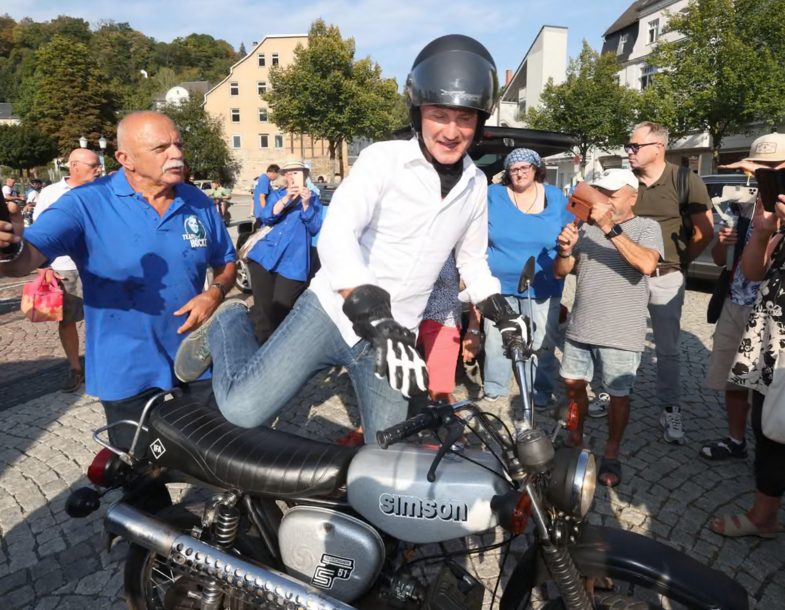 La strana storia della Simson, da icona comunista a simbolo dell'estrema destra