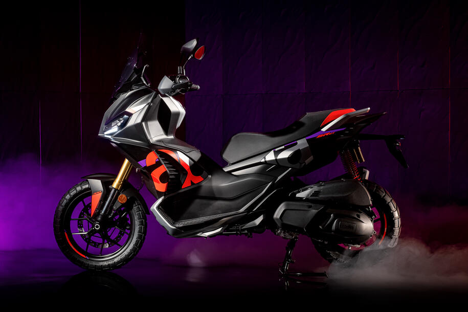 Aprilia SR GT 400, ecco quanto costa il maxiscooteer di Noale