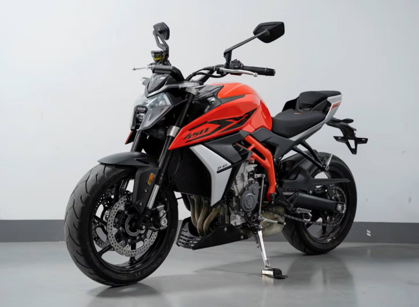 Kove 450R, 4 cilindri molto cattivi