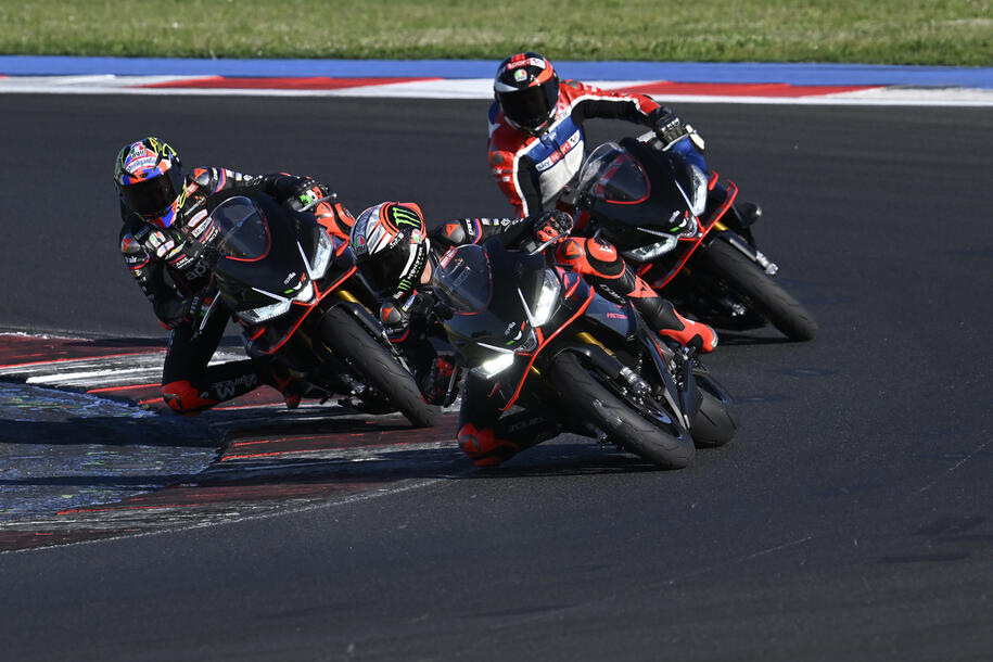 In pista a Misano con i campioni alla Pro Experience Aprilia
