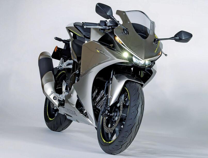 I segreti del ritorno più atteso: Honda CBR 400R, il 4 da sogno