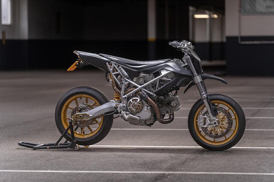 Da non credere: la Ducati Multistrada diventa una supermoto con i fiocchi!