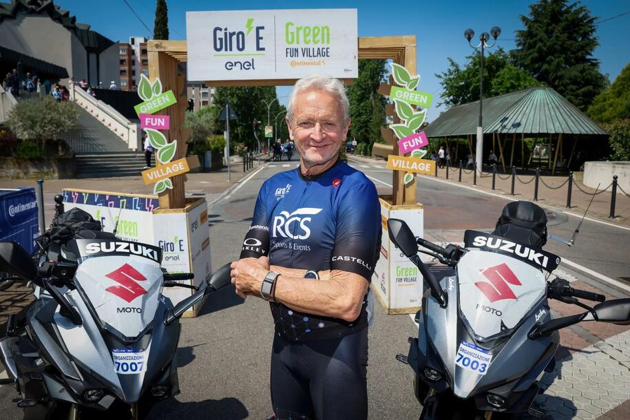 Kevin Schwantz al Giro E: "Probabilmente oggi guido più la bici della moto”