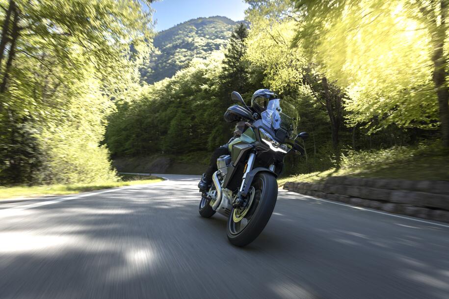 Moto Guzzi V7: sconto mai visto finora (e occhio alla V85 TT)