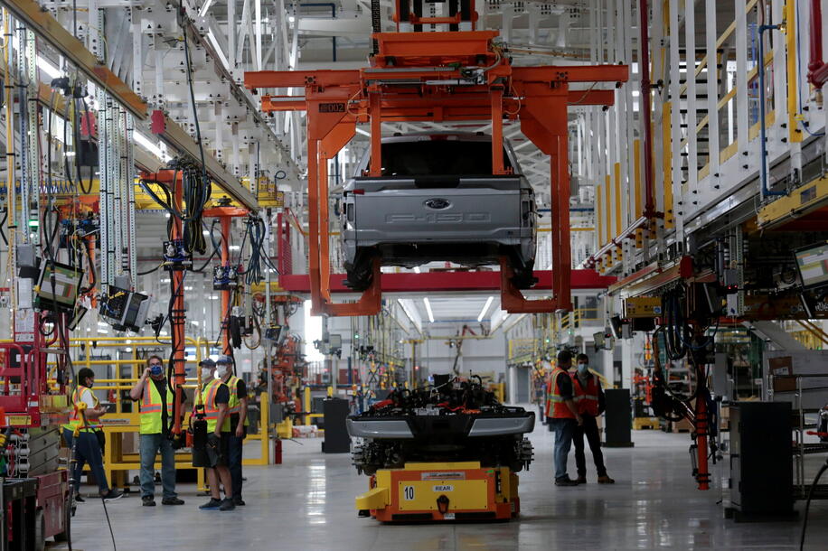 L'intelligenza artificiale fa cilecca: Ford richiama 350 ingegneri 