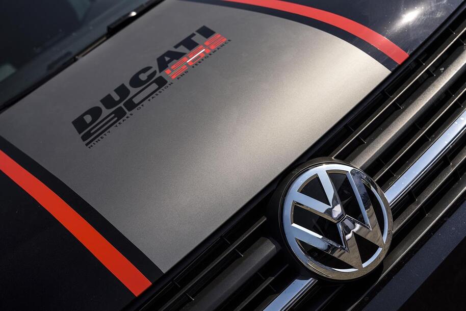 Ducati non si vende (per ora). Volkswagen se la tiene altri 3 anni. E poi?
