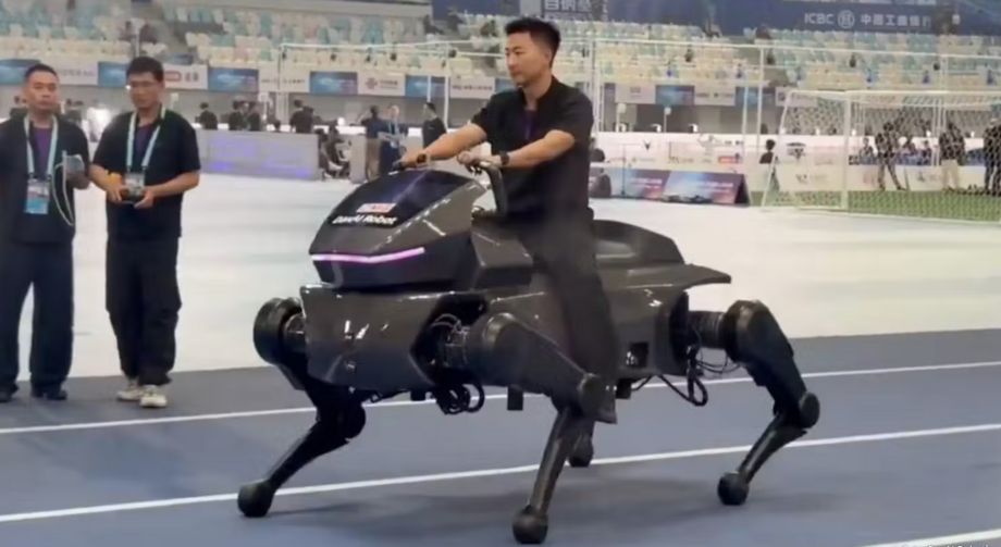 Cina straccia Giappone: il Qiji a 4 zampe è più veloce del Kawasaki Corleo