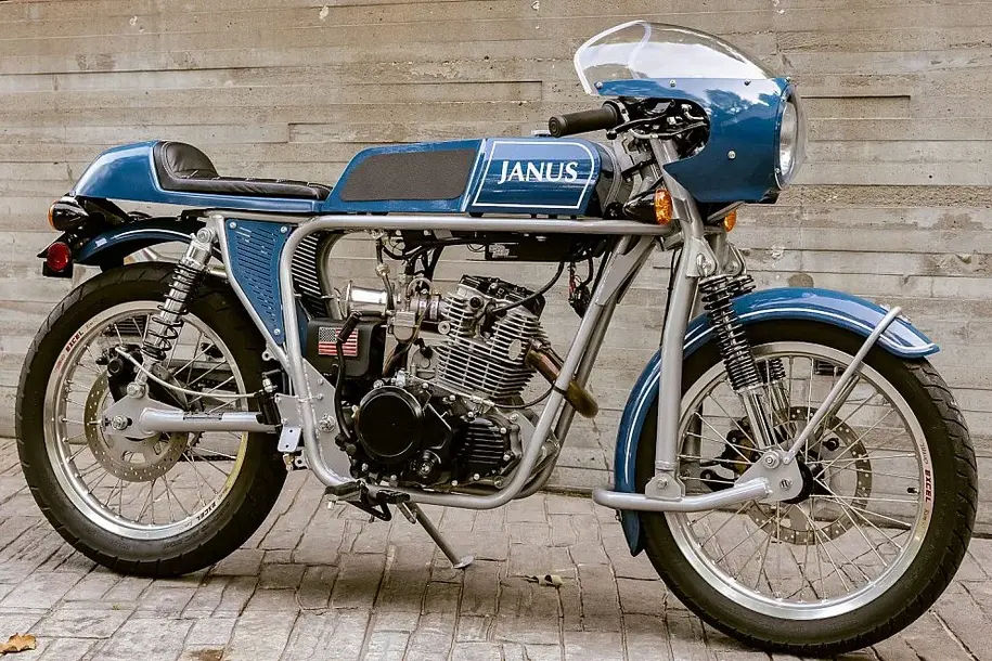 E la tranquilla Janus Phoenix diventa una vintage GP