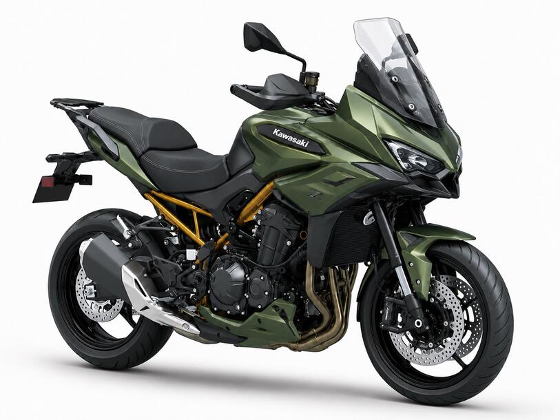 Kawasaki Versys 900: la crossover che mancava si fa beccare in Montenegro