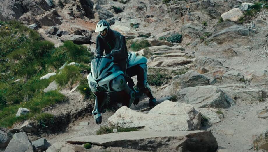 Kawasaki: il cavallo a idrogeno si guiderà con un giubbotto inerziale