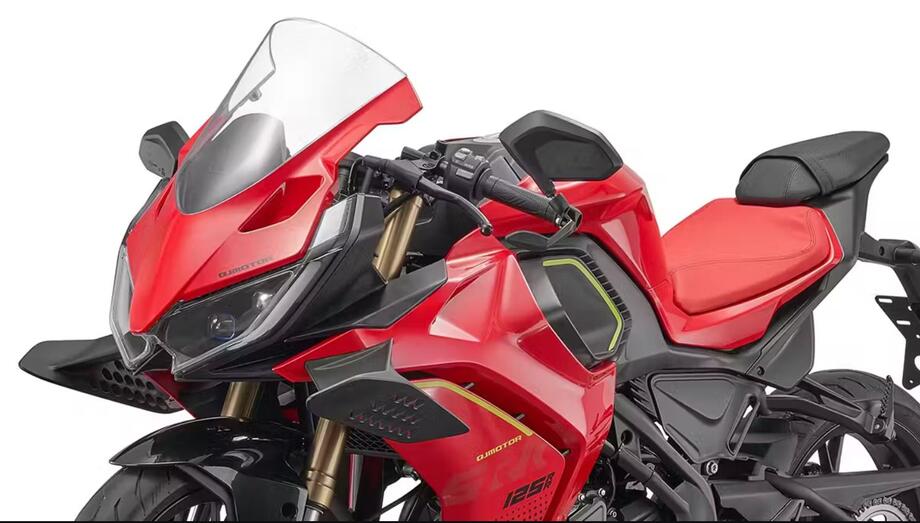 QJ Motor SRK 125 RR, ha deciso di mettere le ali