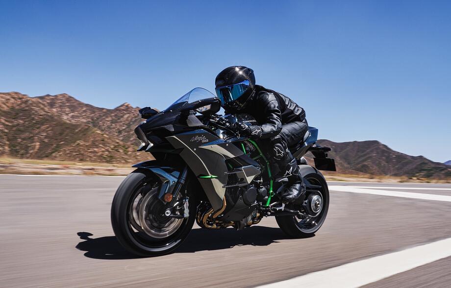Turbati dalla sovralimentazione: torna la Kawasaki Ninja H2 e quanto è cambiata!