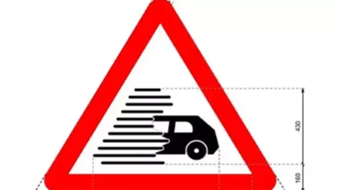 Occhio a questi due nuovi cartelli, ecco cosa significano per chi ci viaggia in moto in Spagna