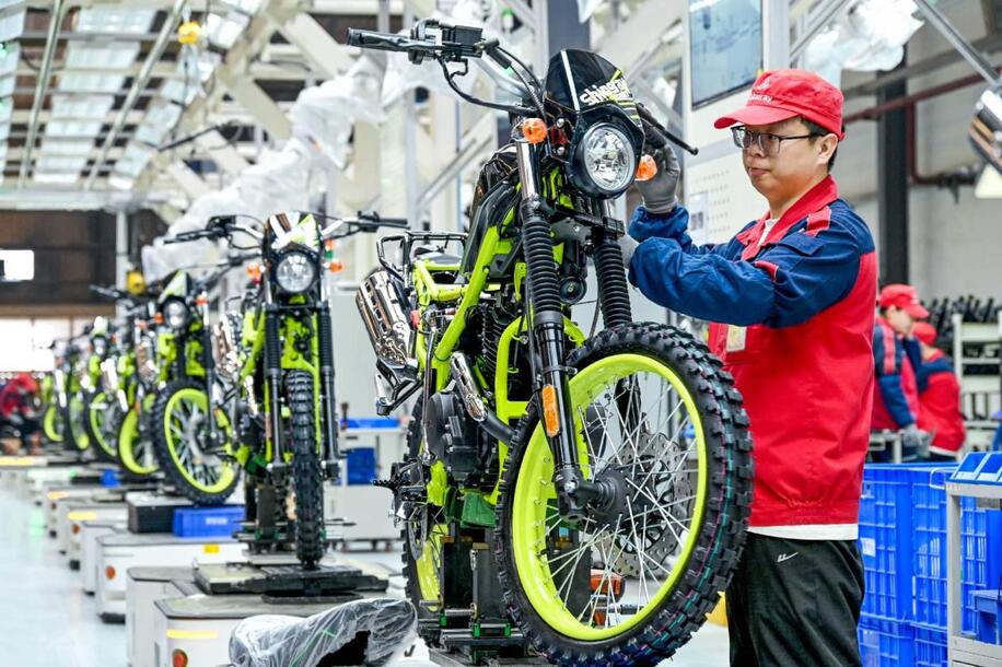 La Cina ci sommerge di moto: i numeri da paura di un'invasione silenziosa