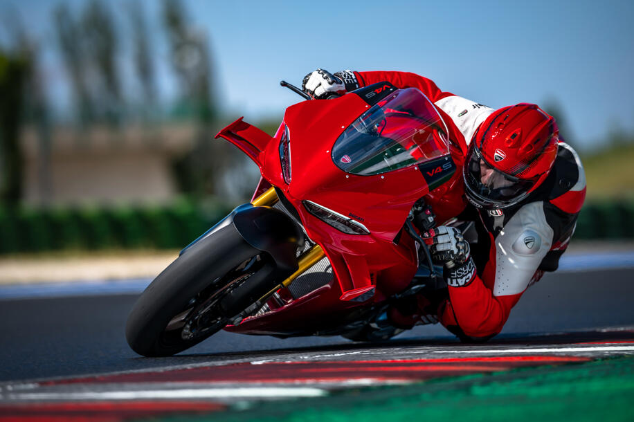 Ducati Panigale V4 2027: si ammorbidisce e così va più forte a Vallelunga