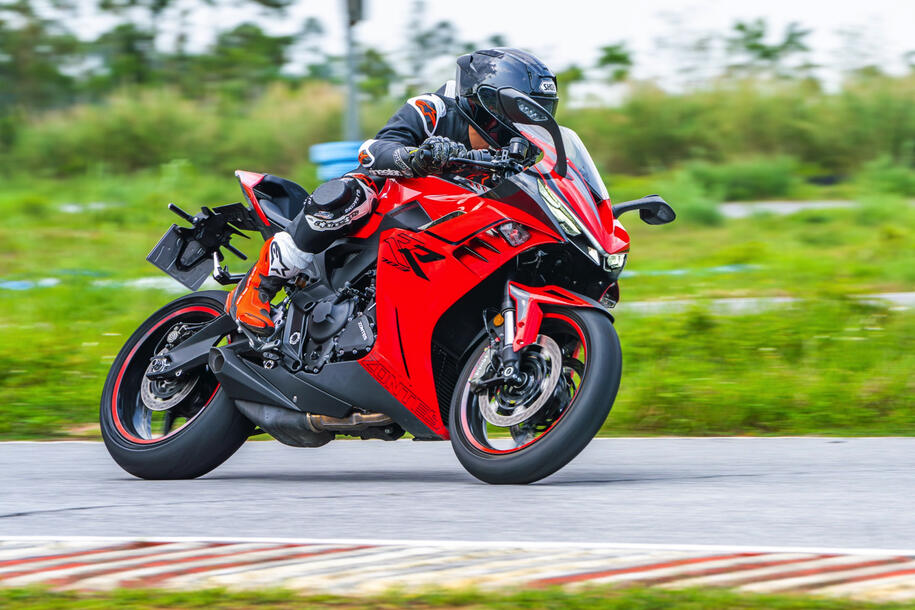 EICMA 2026 - Zontes 703RR ETC, più elettronica per la sportiva cinese 