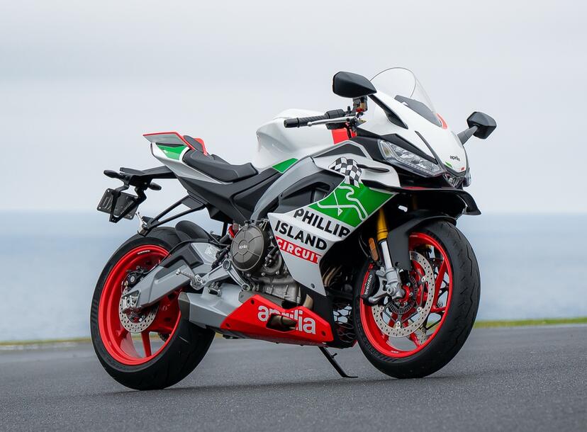 Aprilia RS 660 Phillip Island Tribute: l'addio all'Isola passa da Noale