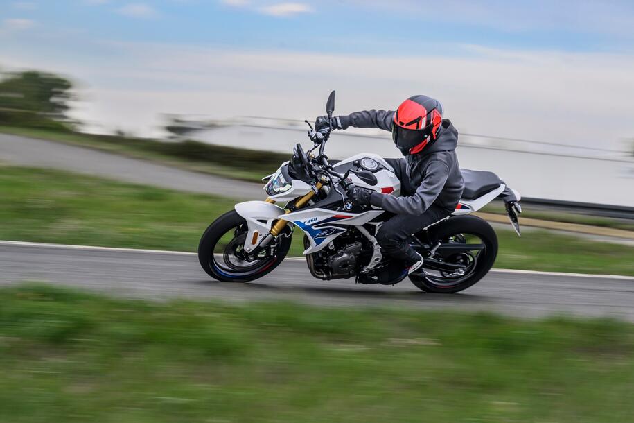 BMW raddoppia: ecco la F 450 R, nuova naked per patente A2