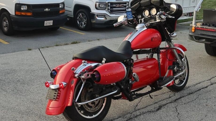 Harley-Davidson Street Glide, quanfo fa con due turbojet al posto delle borse?