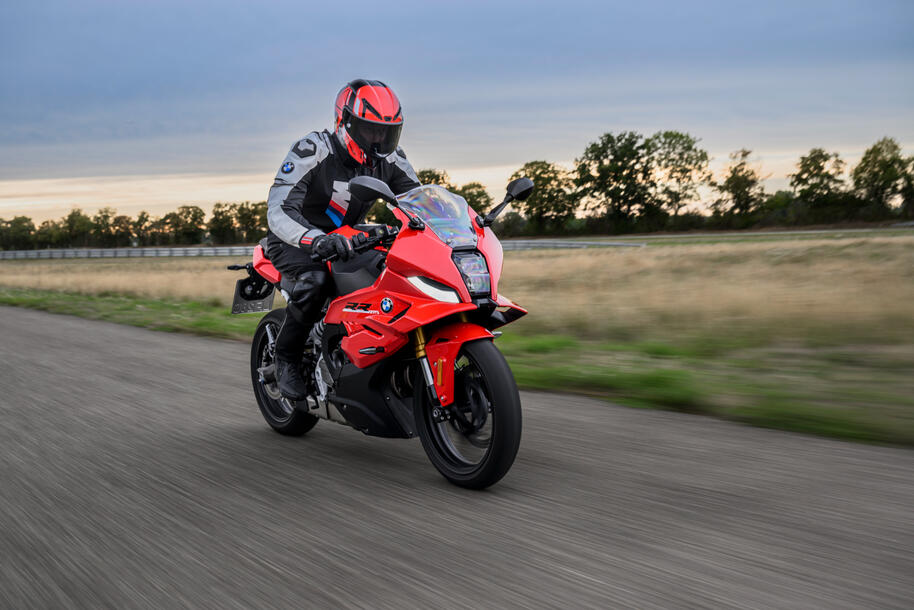 EICMA 2026 - BMW F 450 RR: la sportiva tedesca è per tutti!